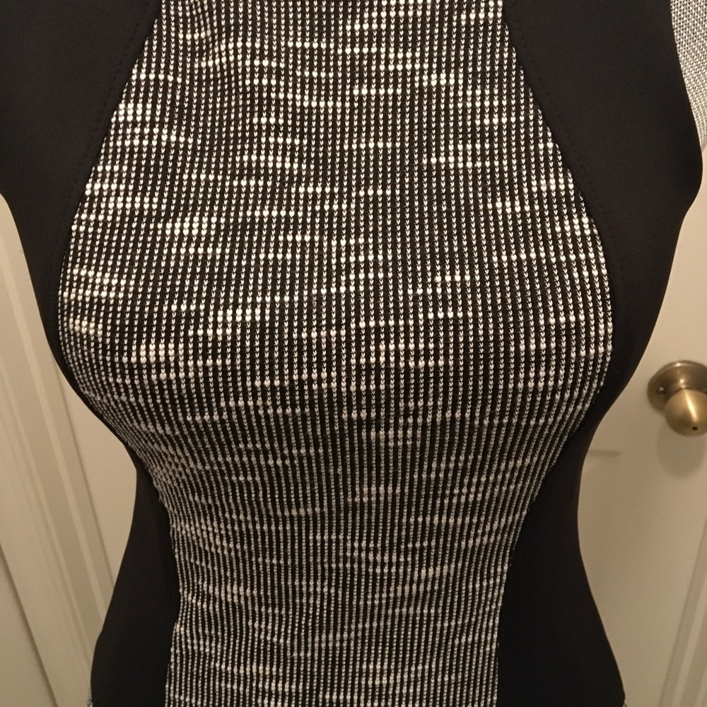 GUESS DRESS - Picture 5 of 7